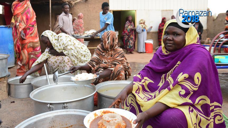 TDV iftarını Sudanlı kadınlar hazırladı