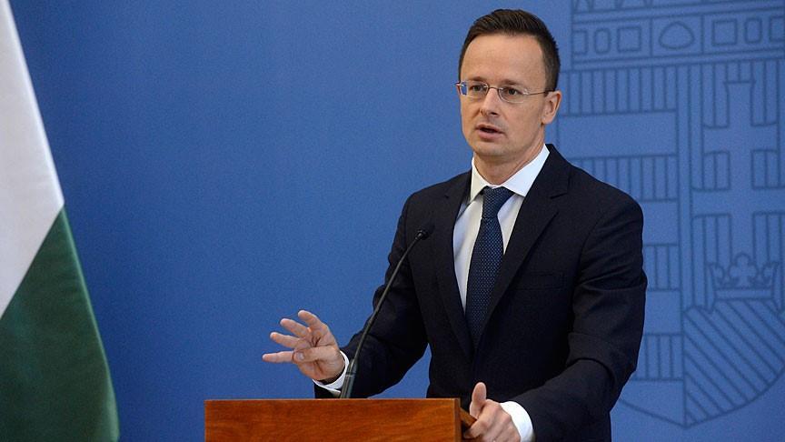 Mađarski šef diplomatije Szijjarto: Mora se zaštititi kršćanski identitet Europe