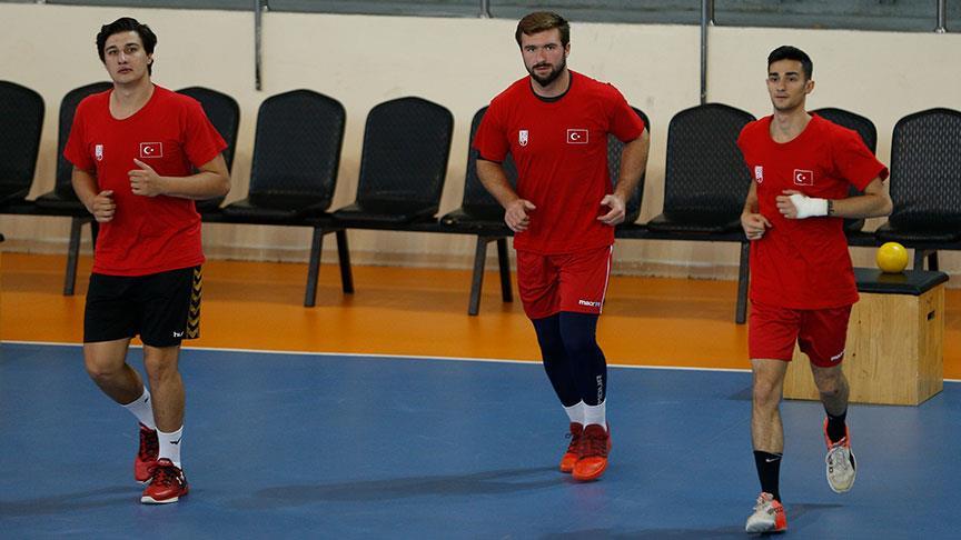 Milli hentbolcular Avrupa Şampiyonası'na hazırlanıyor