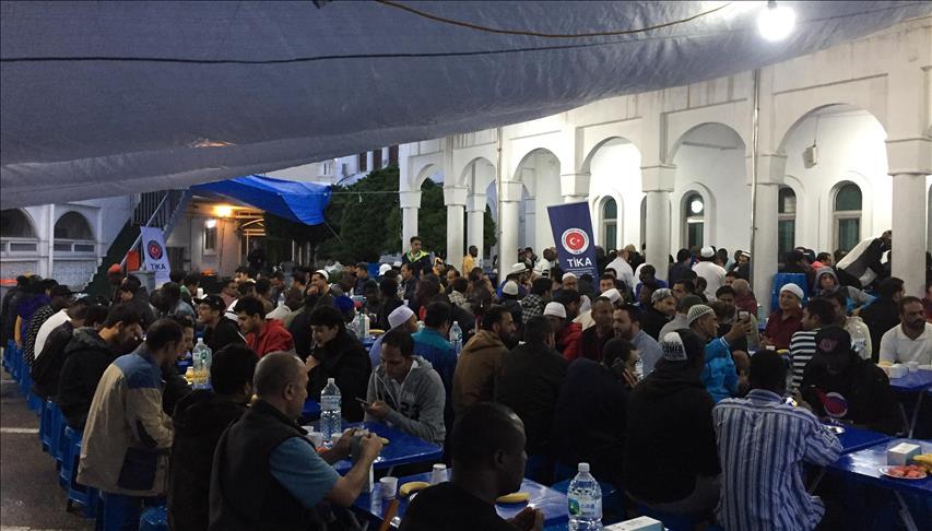 La TIKA organise des Iftars collectifs en Afghanistan et en Corée du Sud