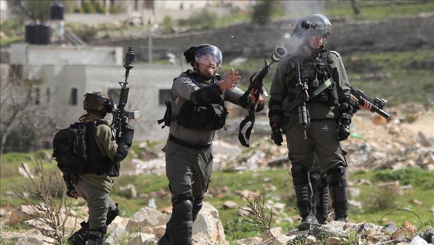 Israeli forces raid W. Bank town; one injured