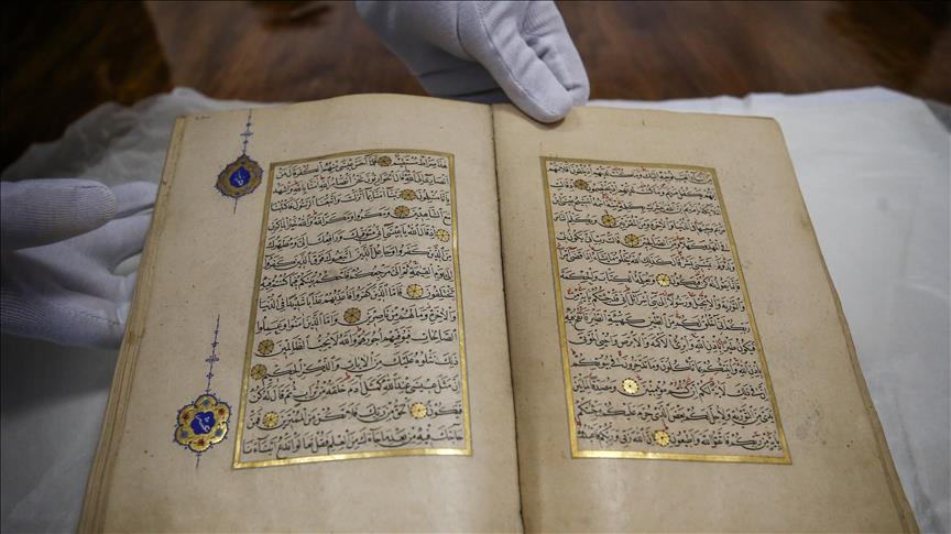 Kur'an star pet stoljeća vraćen u Topkapi palatu u Istanbulu