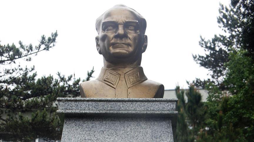 Atatürk büstünü tahrip eden şüphelinin davasında karar