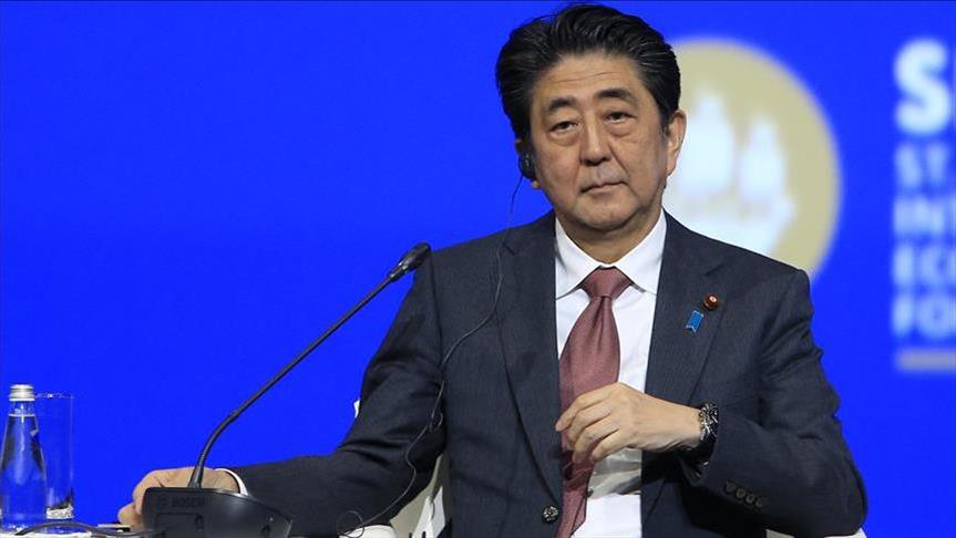 Јапонскиот премиер ја критикуваше одлуката на Трамп за воведување царини