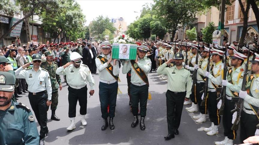 تشييع جنازه يكى از قربانيان تروريسم در غرب ايران