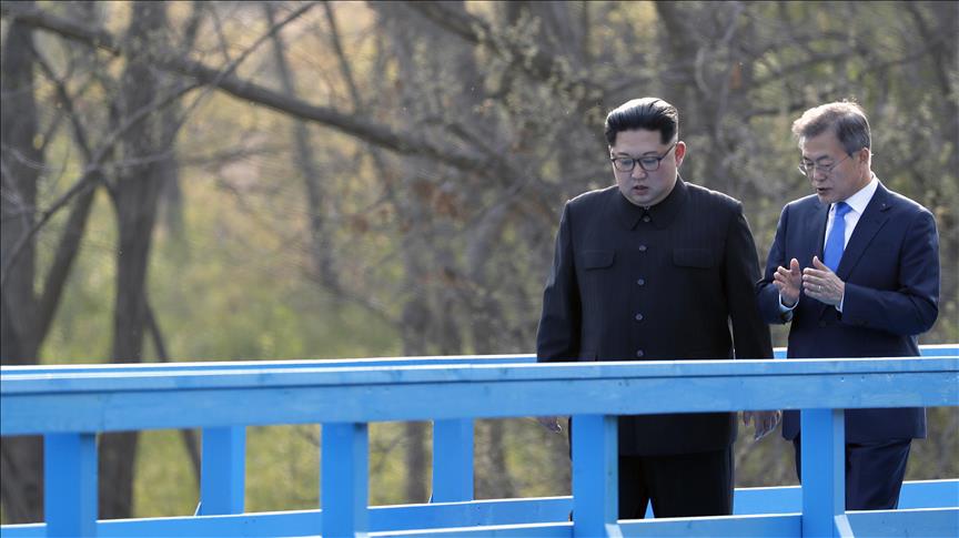 Korean leaders meet for surprise second summit