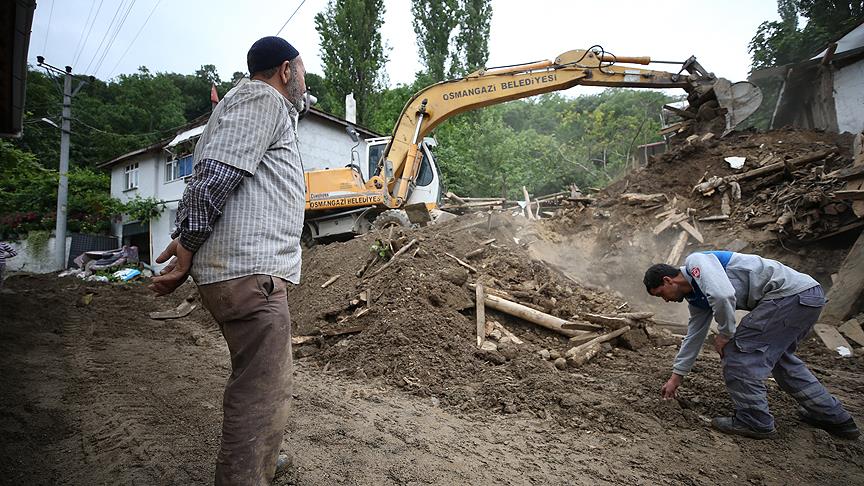 Bursa'da 'sel ve heyelan'ın yaraları sarılıyor