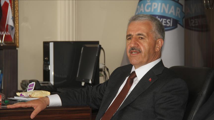 Bakan Arslan: Derdiniz Türkiye'yi yine o eski karanlık günlere döndürmek
