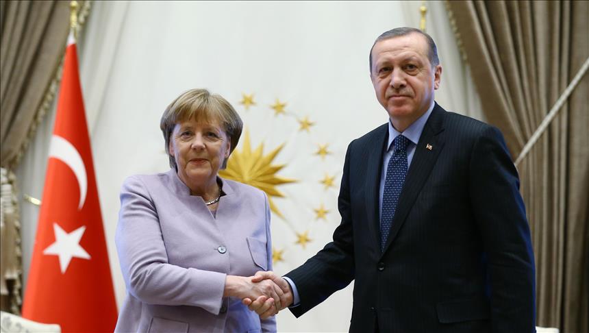 Merkel invita a Erdogan a Alemania después de las elecciones 