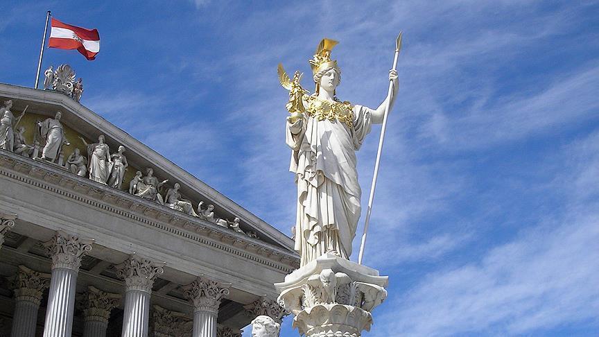 Maire de Vienne: S'attaquer aux religions est une "chose inacceptable"