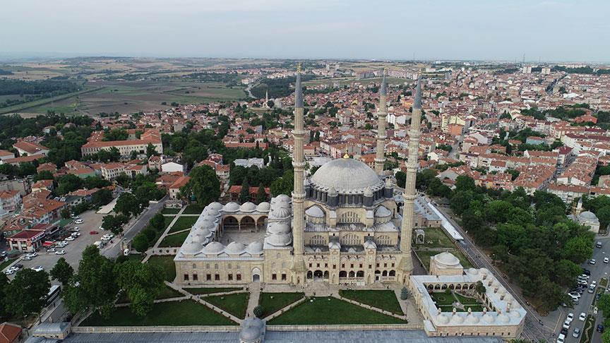 Eski payitahtın 'altın üçgeni' ziyaretçileri çekiyor