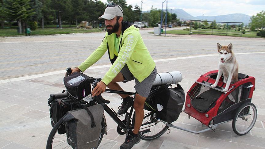 Hayvan hakları için 'İki pedal dört pati' yoldalar