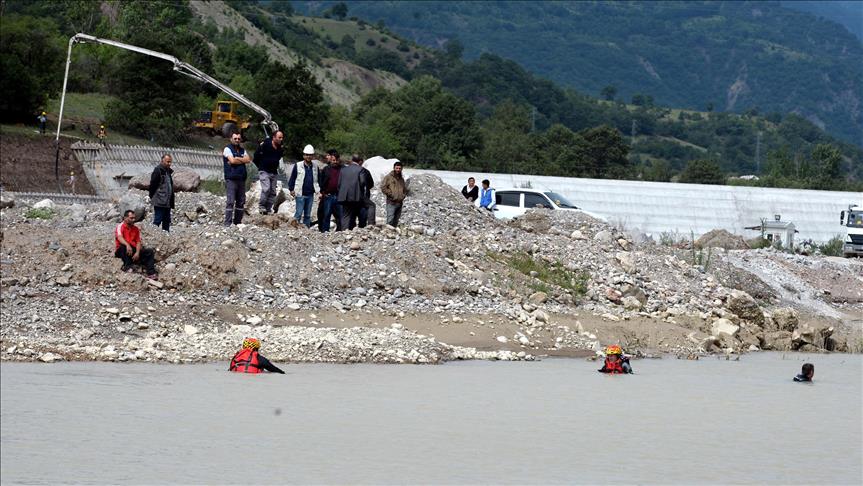 Kelkit Çayı'nda kaybolduğu iddia edilen çocuk aranıyor