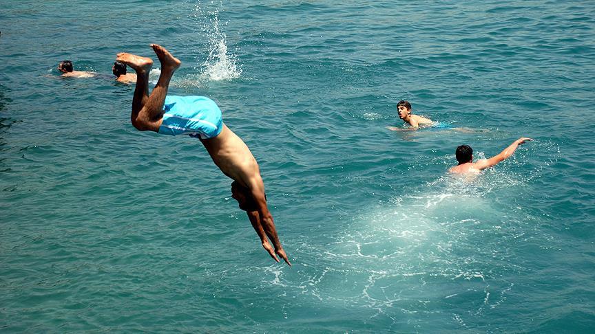 'Sığ suya atlamak riskli olabilir'