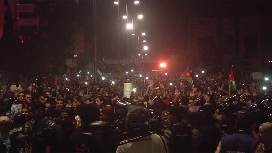 Başbakanın istifasına rağmen Ürdün'de protestolar sürüyor