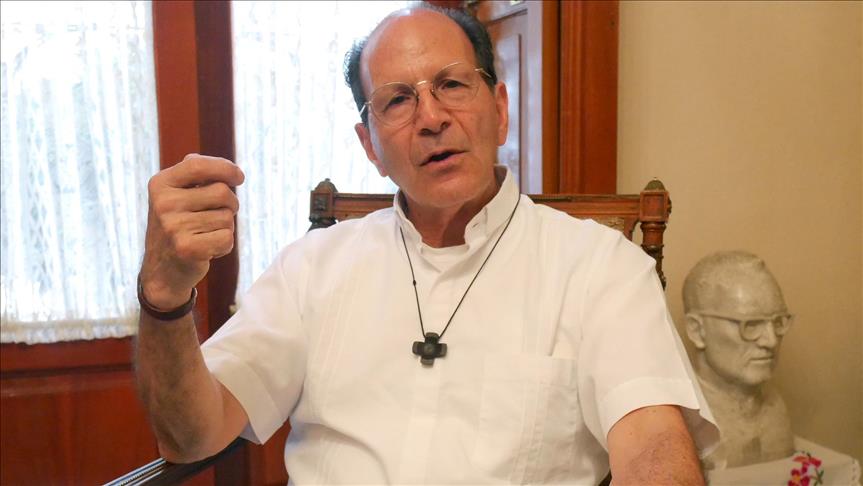 El sacerdote mexicano que apoya a los migrantes y no teme a la muerte
