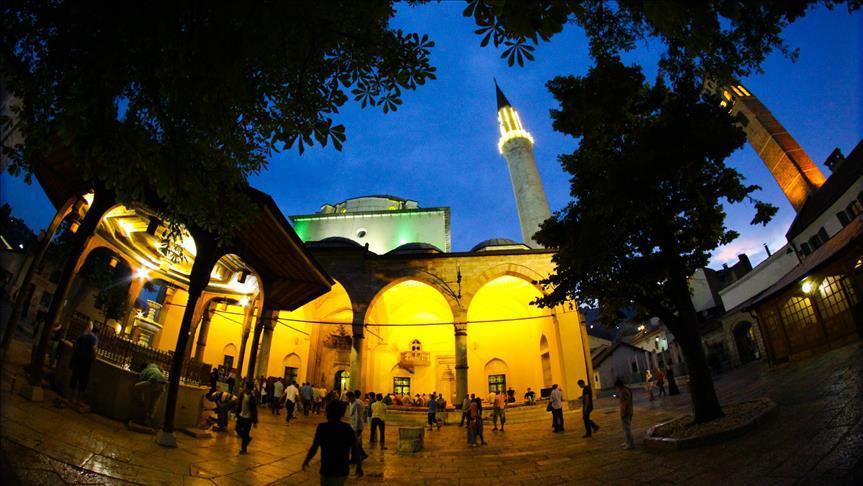 Muslimani sutra obilježavaju Lejletu-l-kadr: Noć vrijednija od hiljadu mjeseci