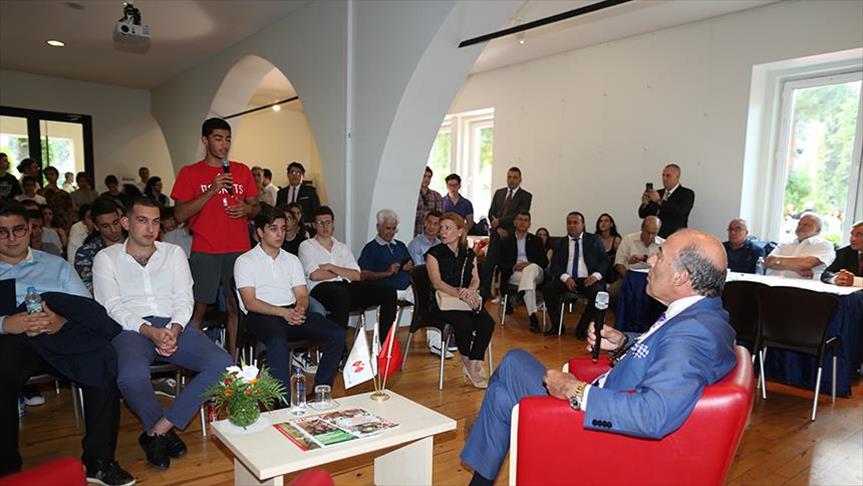 Muhtar Kent tecrübelerini gençlerle paylaştı