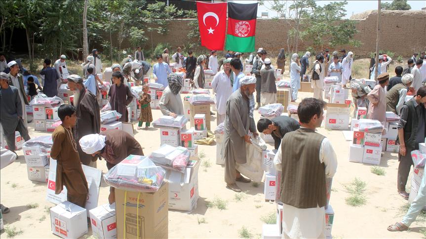 Turkish troops in Afghanistan give aid to 200 families