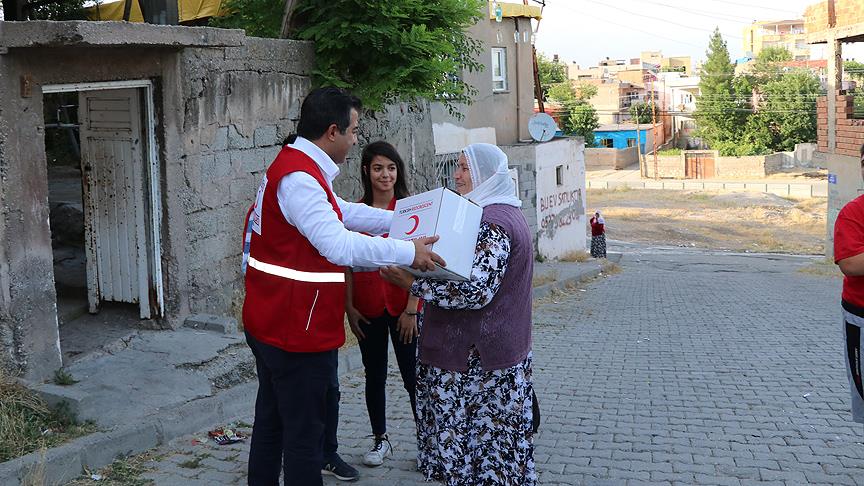 Türk Kızılayından Batman'da 4 bin aileye gıda yardımı