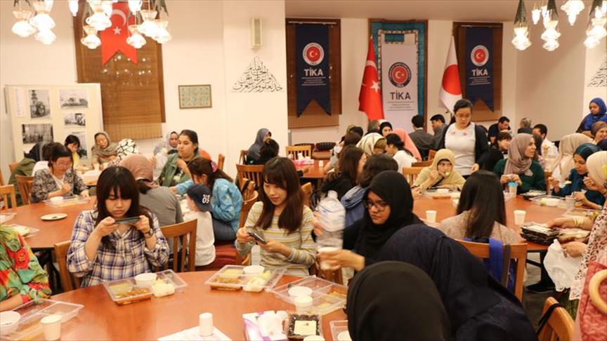 TİKA Japonya’da ilk kez iftar sofrası kurdu
