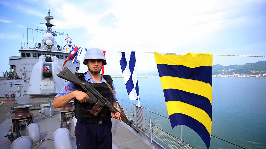 Bayrama Karadeniz'de nöbet tutarak giriyorlar
