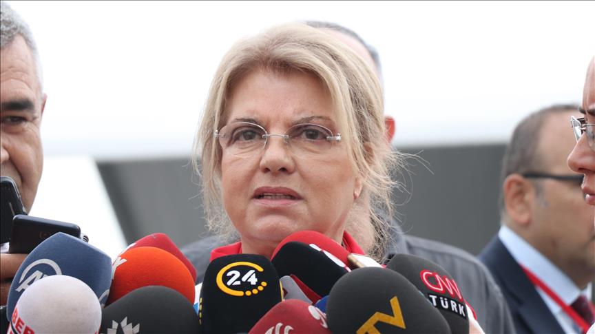 La première PM de Turquie présente à un meeting de l’AKP à Istanbul