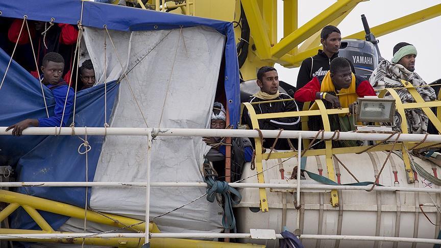 Migrant rescue ship arrives in Spain