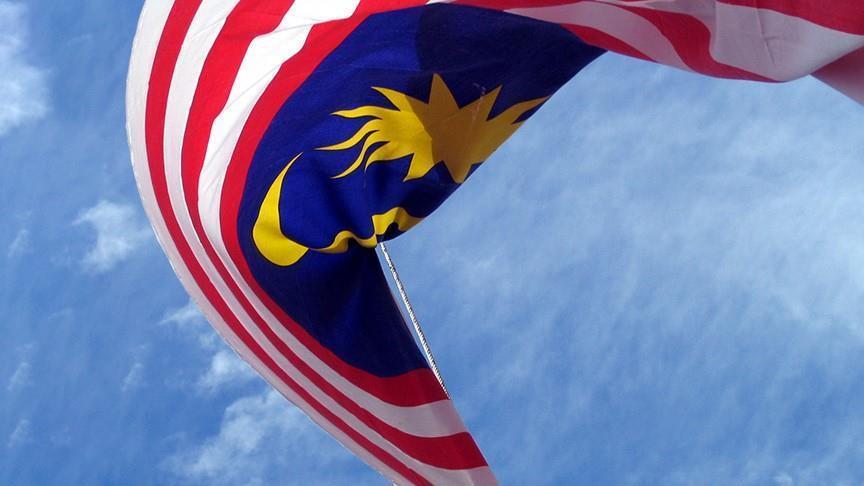 Malaysians collect $19M to cover country's nat'l debt