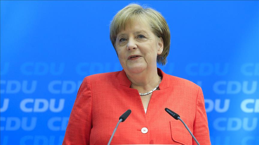 Merkel tendrá plazo para adoptar normas más estrictas sobre migración