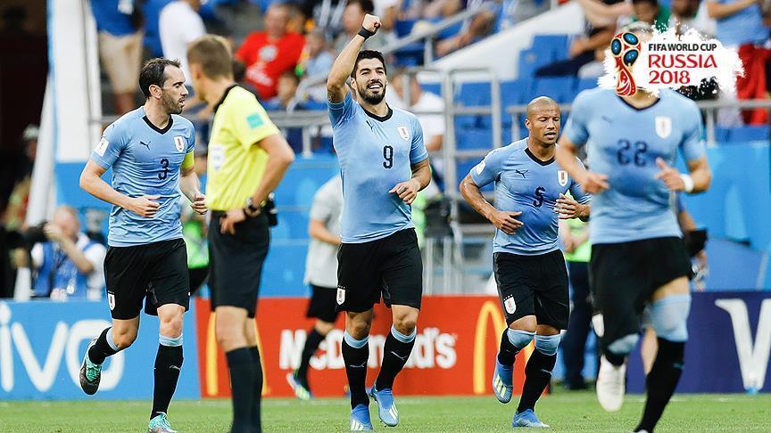 Football: Uruguay bag World Cup last 16 ticket