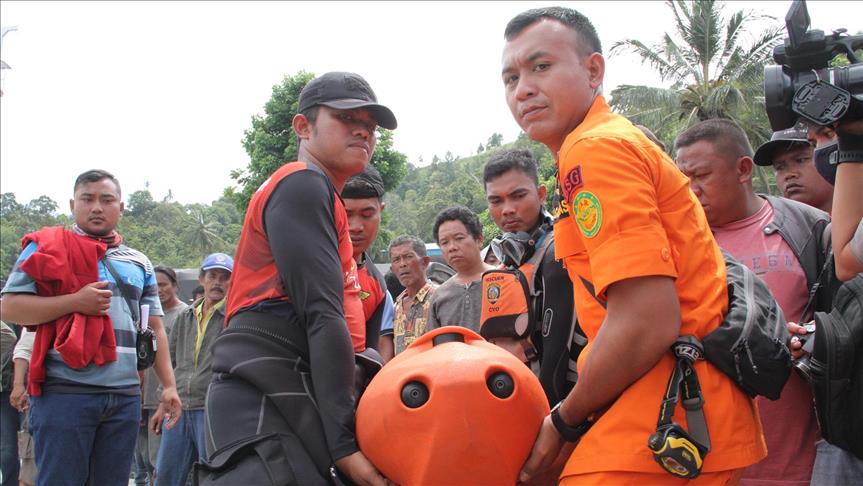 Brodolom trajekta u Indoneziji: Poginule četiri, nestale 192 osobe