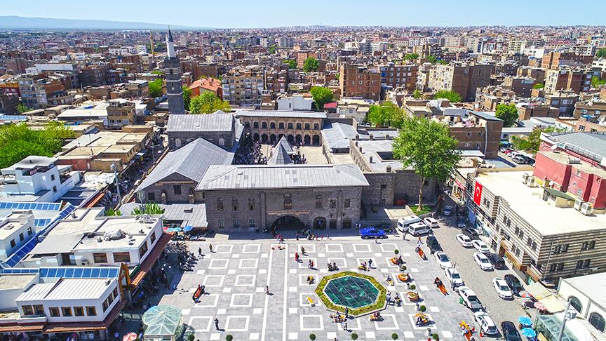 Teröristlerin tahrip ettiği Sur'a 2 milyar liralık yatırım