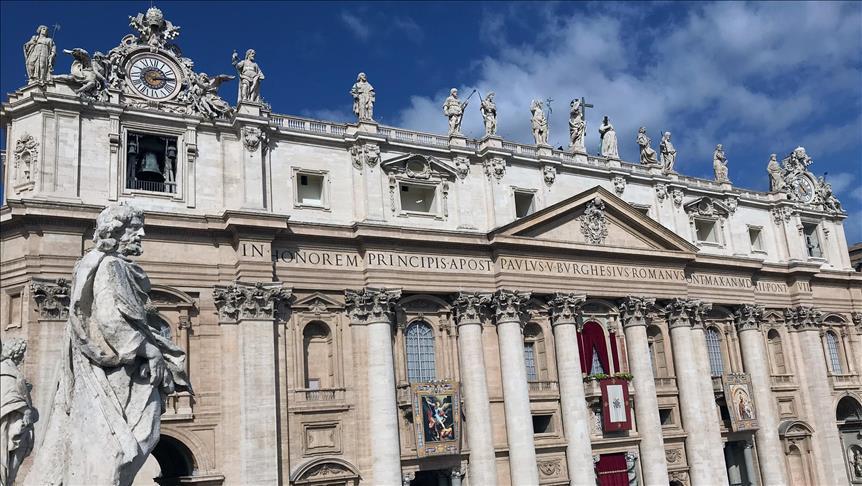 Vatikan, ish diplomati dënohet me 5 vite burg për pornografi me fëmijë