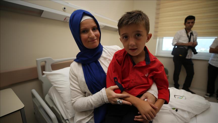 Turqia ndihmon shërimin e vogëlushit nga Maqedonia