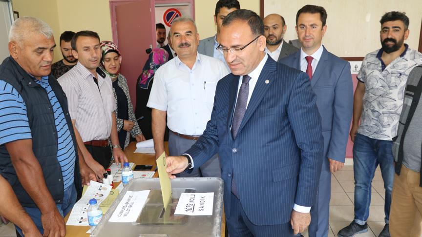 Bekir Bozdağ oyunu Yozgat'ta kullandı
