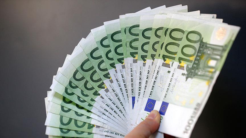 قیمت یورو در ایران به 10 هزار تومان نزدیک شد