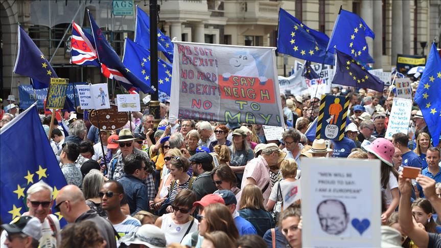 UK: Desetine hiljada osoba marširalo za drugi referendum o Brexitu 