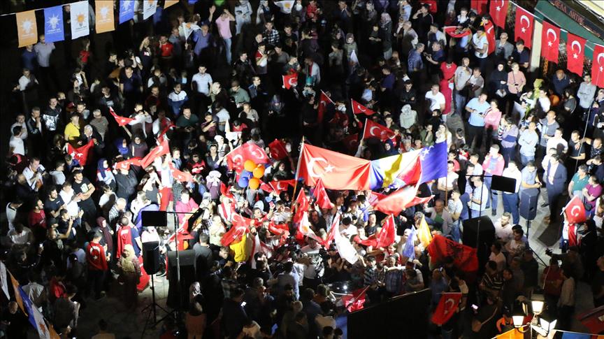 Në Maqedoni, Kosovë dhe Shqipëri festohet fitorja e presidentit Erdoğan
