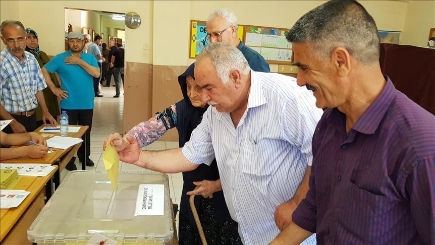 مشارکت گسترده مردم ترکیه در انتخابات