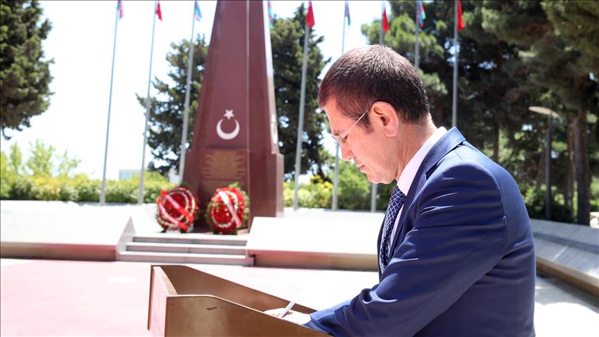 Turkish defense minister marks Azeri army's centenary