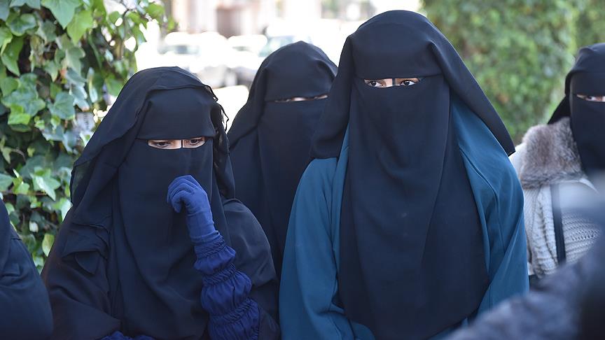 Hollanda'da burka yasağına tepkiler