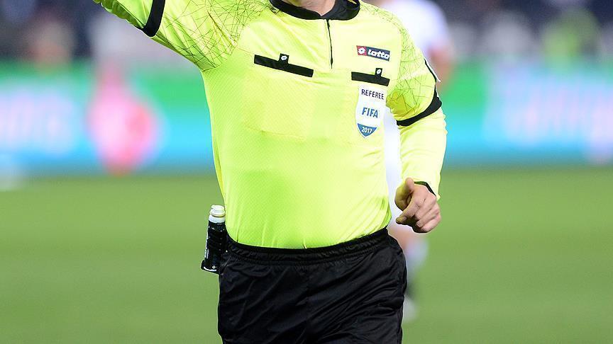 Eski futbol hakemi bıçakla yaralandı