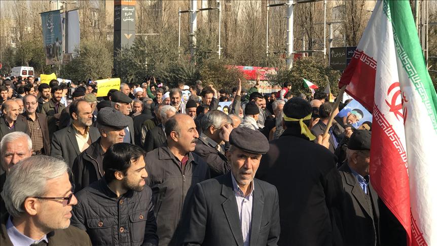 İranlı ekonomi uzmanı Pazuki: İran'da liyakate uygun davranılmıyor