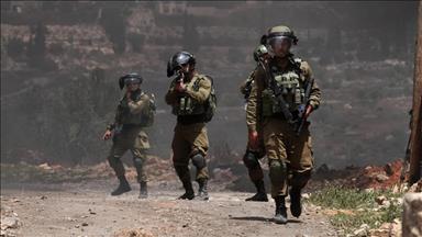 Palestinian youth clash with Israel troops in West Bank