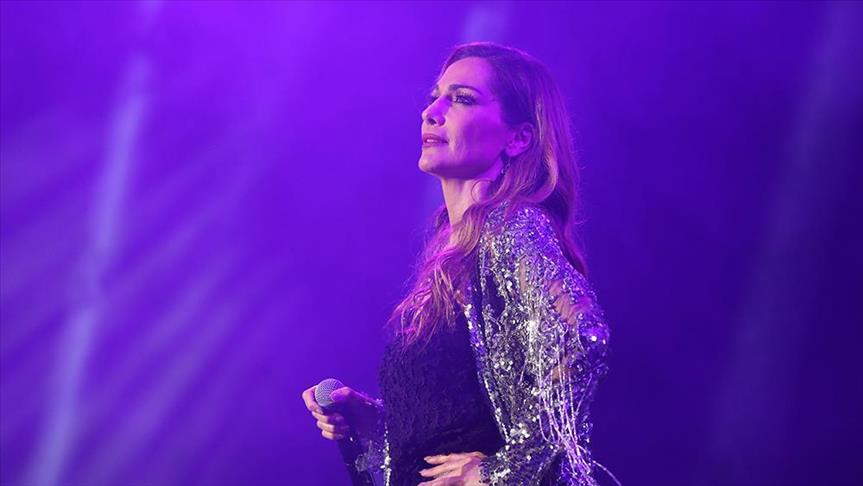 Greek singer Vandi performs in NW Turkey