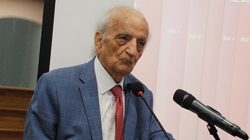 وفاة المؤرخ التركي الشهير "فؤاد سيزغين" في إسطنبول