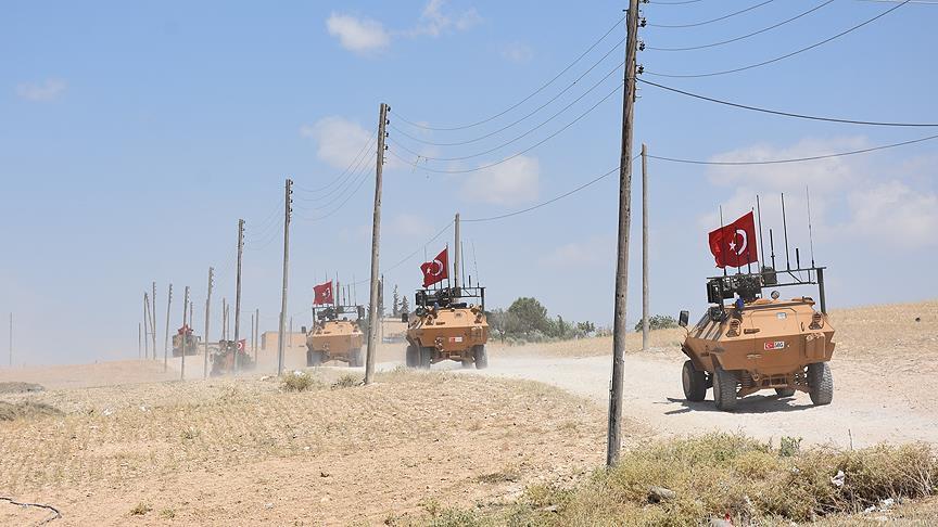 القوات التركية والأمريكية تجريان دورية سابعة في "منبج" السورية 
