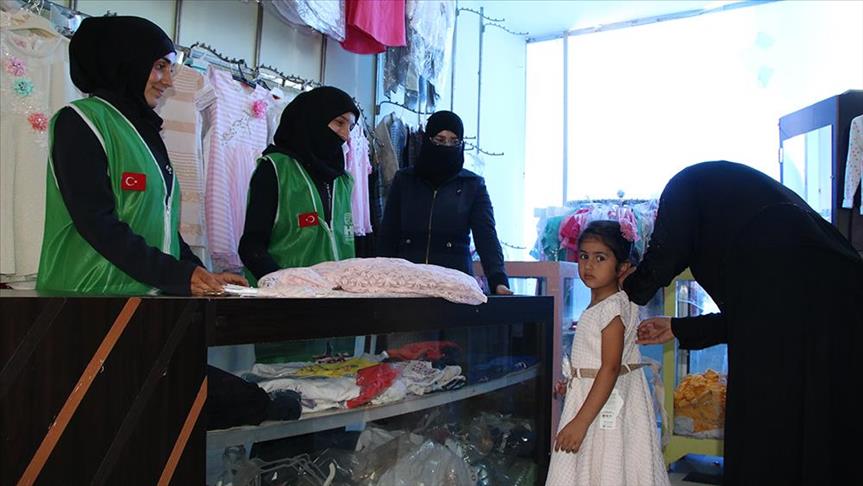 Turkish NGO provides clothing to needy Syrian families