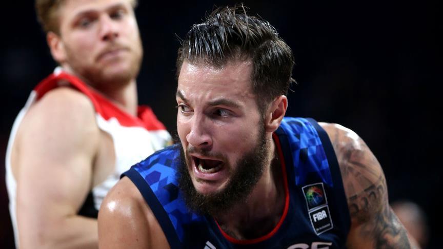 Fenerbahce Dogus sign French player Joffrey Lauvergne